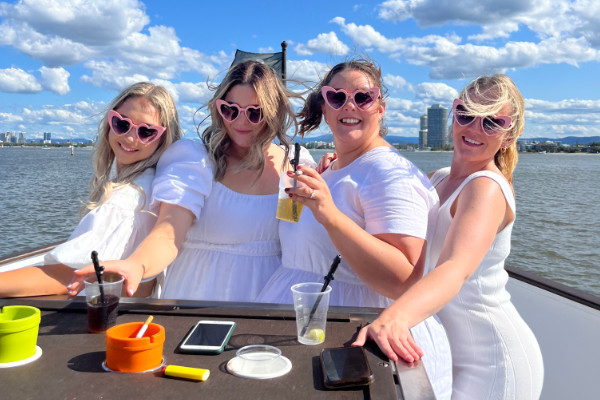 Hens party boat cruise on the gold coast