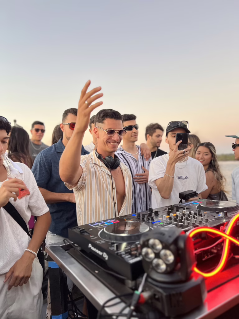 DJ Party on boat